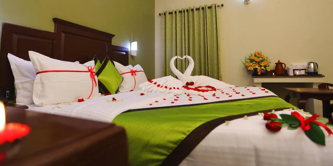 Misty Cardamom Hills Munnar Hotel India